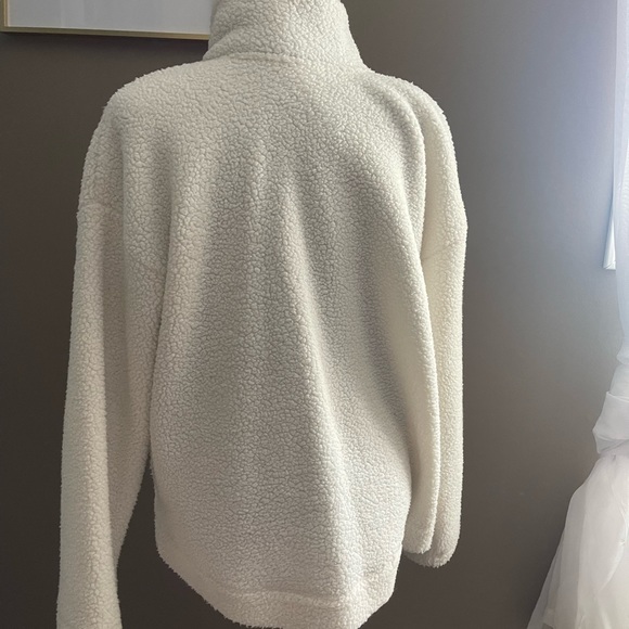 Old Navy 3/4 Zip Sherpa size XL - Picture 3 of 3